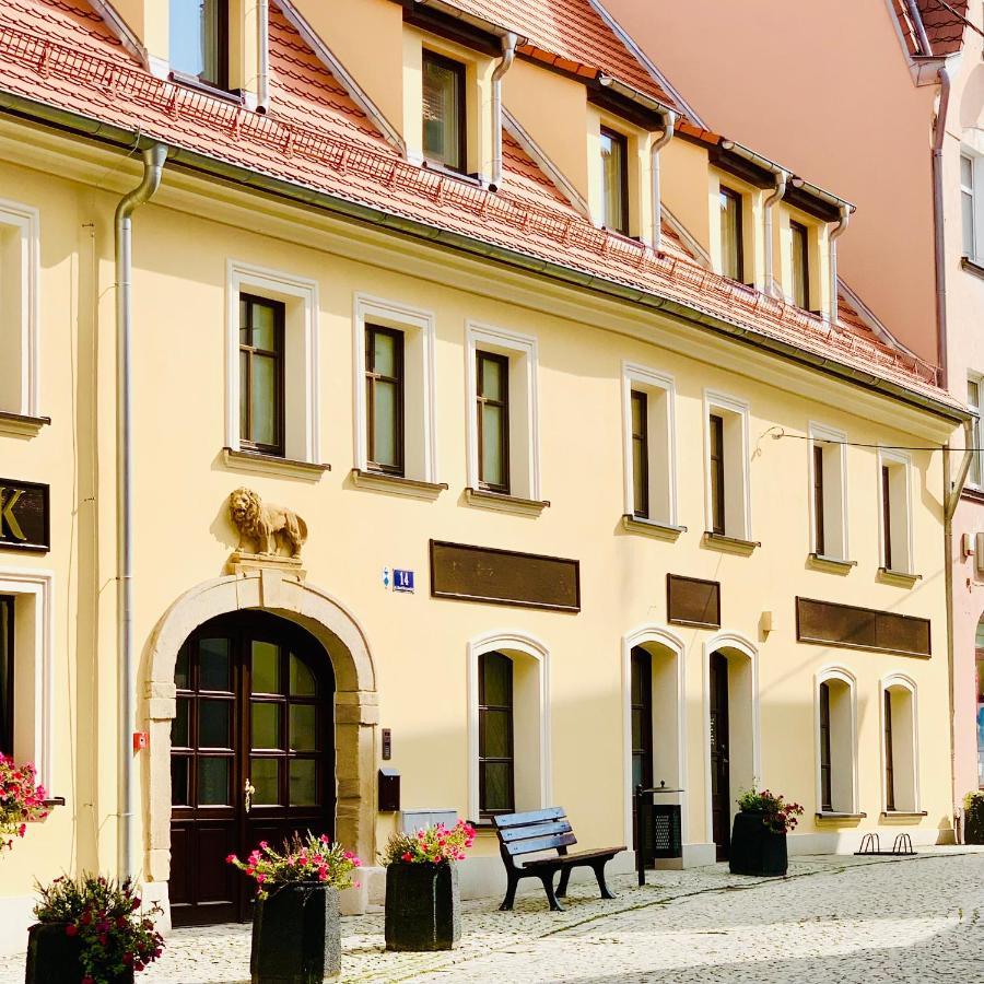 Pietrowy W Centrum Klodzka Z Darmowym Parkingiem No 8 Апартаменти Клодзько